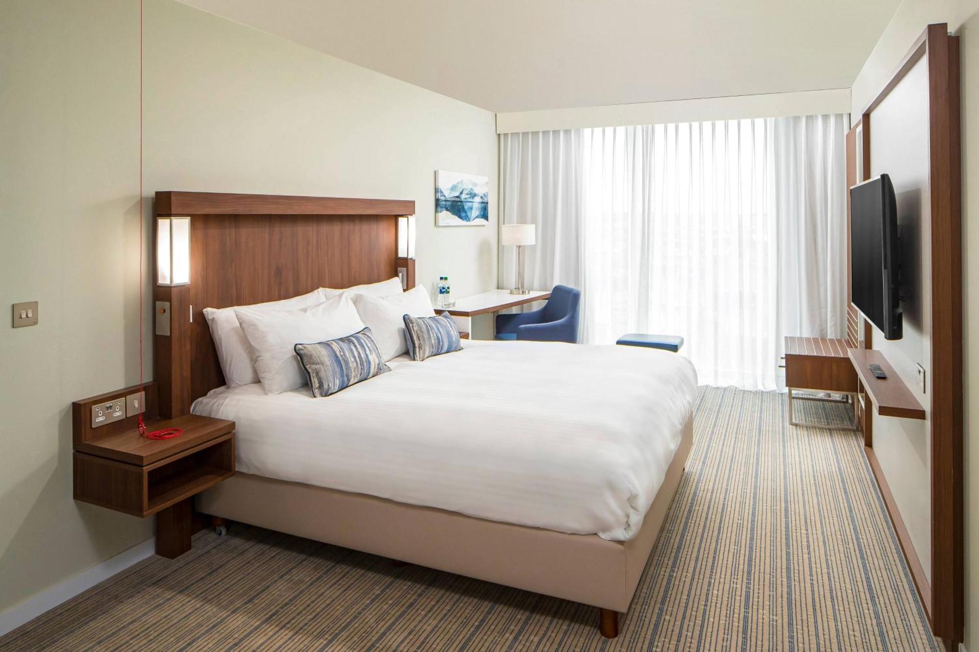 Courtyard By Marriott Inverness Airport Exterior photo
